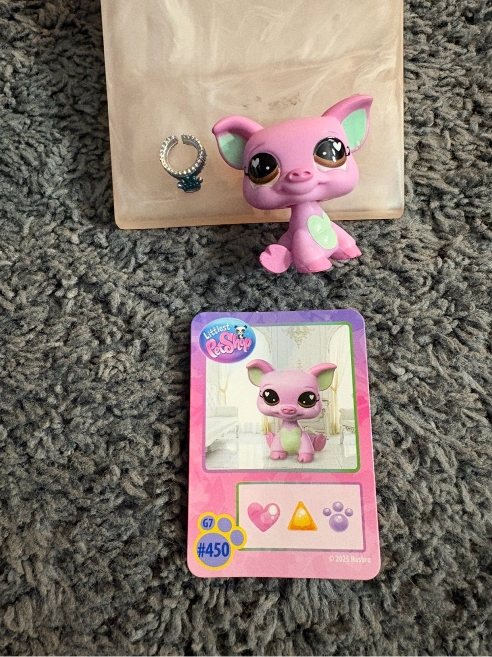 NWOT Littlest Pet Shop Pig with a necklace #450